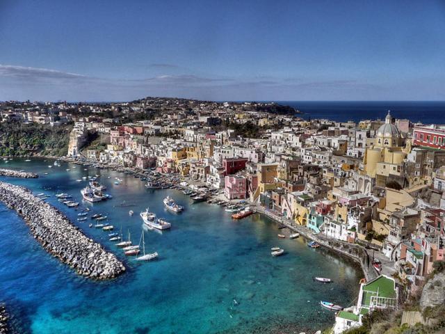 Casa Mika Hotel Procida Ruang foto